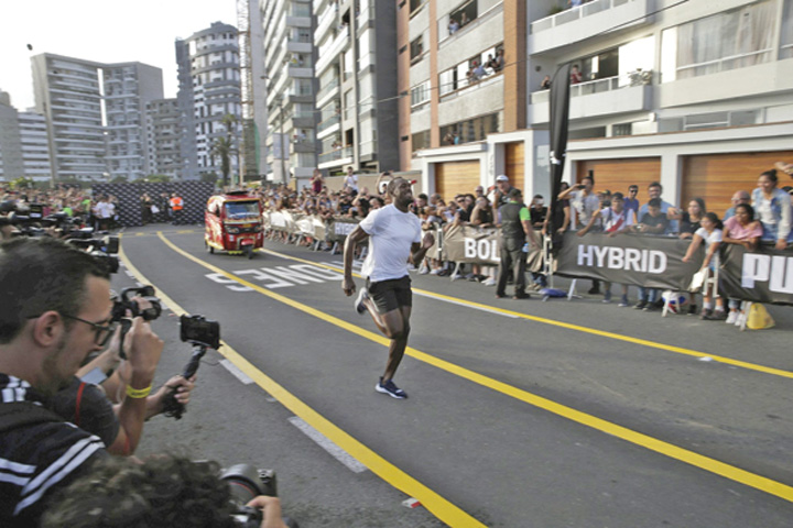 Usain Bolt a intrecut un taxi