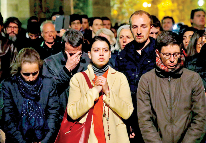 France Notre Dame Fire - Ziarul National