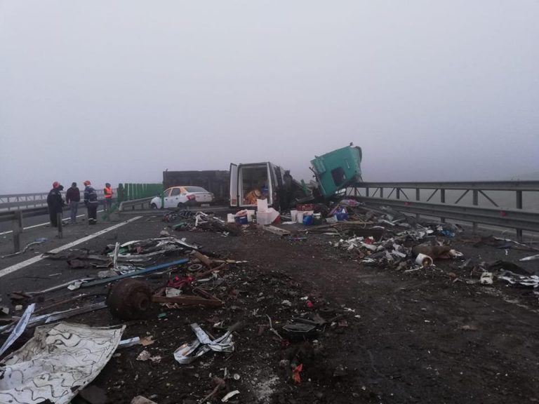 Accident cu patru raniti si circulatie deviata pe Autostrada Soarelui