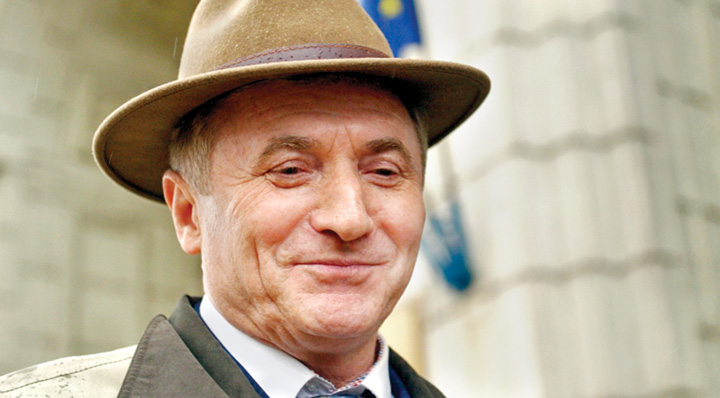 Tupeul infiorator al lui Lazar