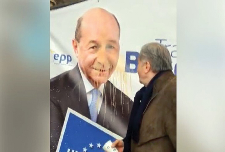 Basescu “plange” de mila lui Nastase