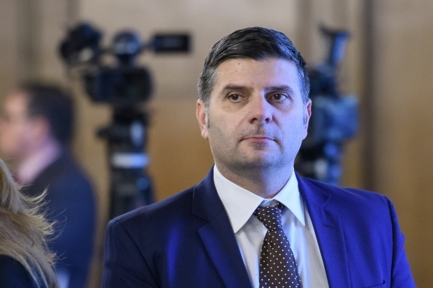 Guvernul extinde rețeaua de internet și fibră optică