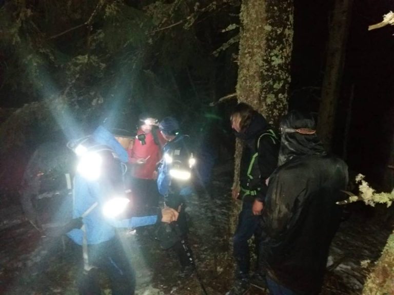 Doi turisti straini salvati noaptea trecuta de pe munte: „erau aproape de socul hipotermic”