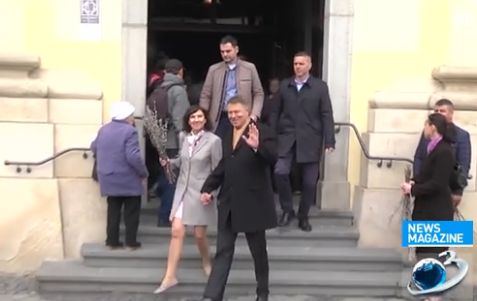 Familia Iohannis, la biserica de Florii (VIDEO)