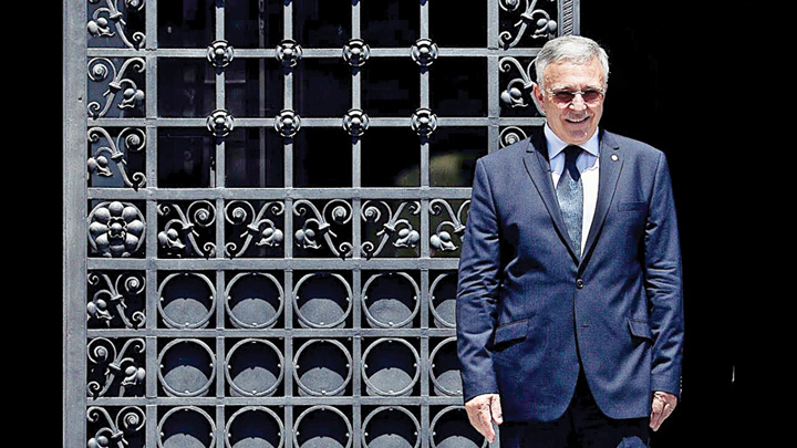 Soc la BNR! Isarescu, prins pe filaj!