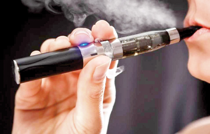 Aroma din tigarile electronice, pericol pentru inima