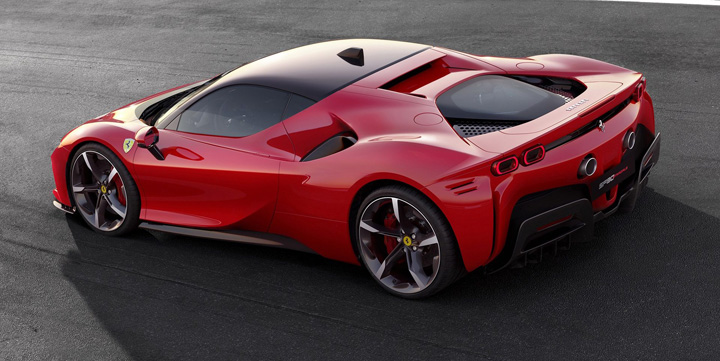 Ferrari, bolidul cu patru motoare