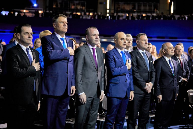 Violența limbajului politic scindează societatea