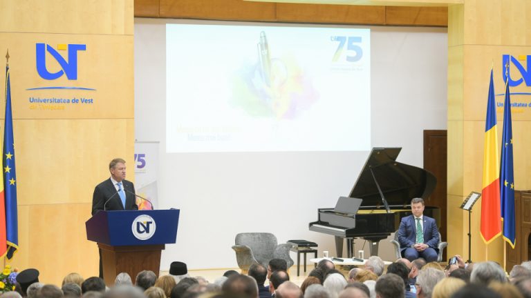Iohannis, indemn catre studenti, la Timisoara: mergeti la urne si aparati-va interesele!