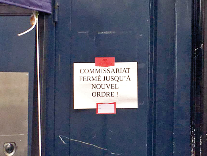 Politistii din Paris, invadati de purici