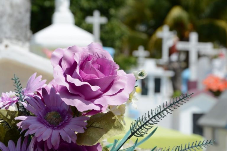 Apeleaza la o firma de servicii funerare din sectorul 1 si treci mai usor peste momentele dificile