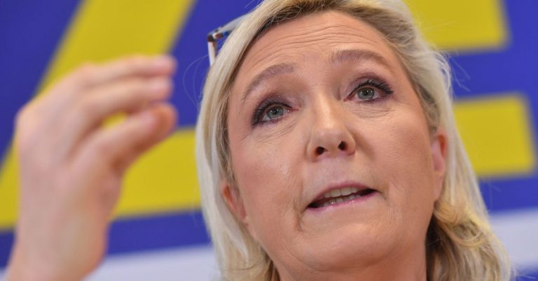 Marine Le Pen, dată pe mâna justiției fiindcă a postat pe Twitter