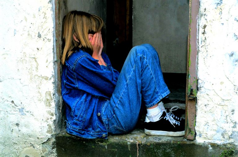 Al doilea caz „Sorina”: O fetiţă din Bocşa, pe cale să fie despărţită de cei care au crescut-o