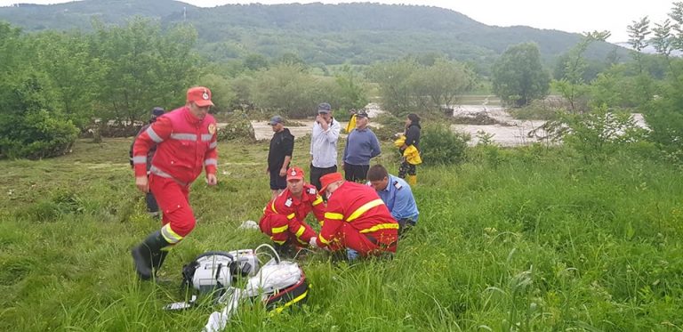 Tragedie in Prahova. Trupurile a trei dintre cei patru copii luati de viitura, gasite