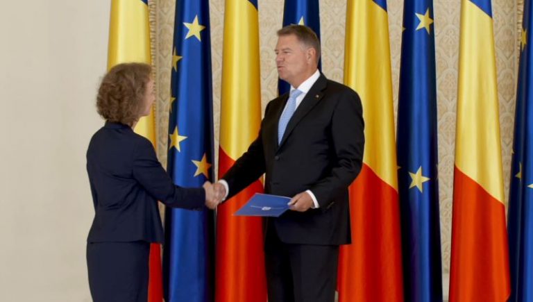 Simina Tanasescu, fata in fata cu Klaus Iohannis, de aceasta data in calitate de judecator CCR