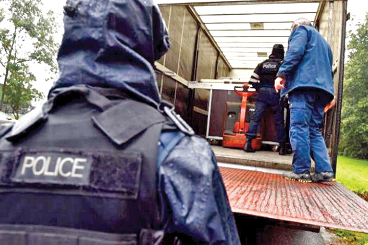 Retea de traficanti de oameni, lichidata