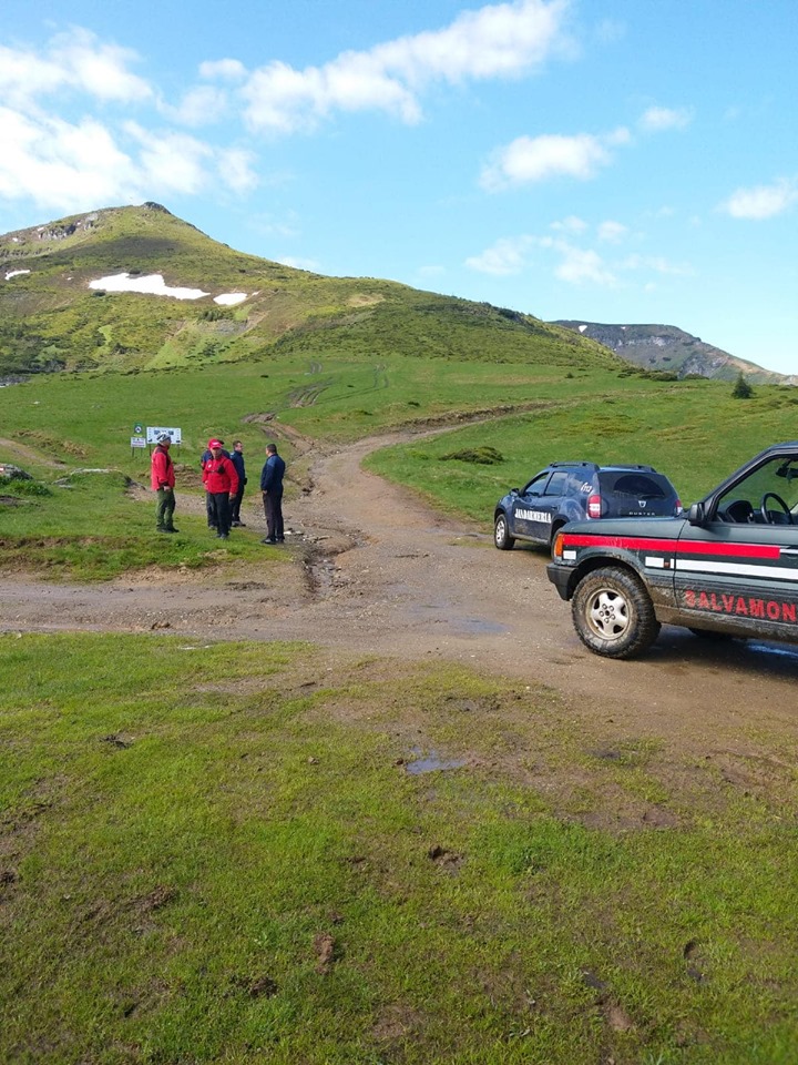 Turisti americani, recuperati de salvatori dupa ce s-au ratacit pe munte