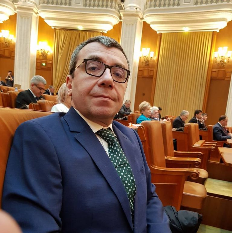 Trei ani cu suspendare pentru fostul ministru Mihai Voicu