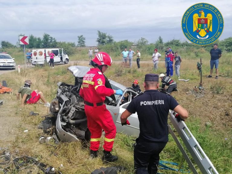 Coliziune rutieră violentă, cu patru răniți. O gravidă, printre victime