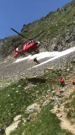 Operațiune de salvare la mare înălțime, în Făgăraș. S-a chemat un elicopter (VIDEO)