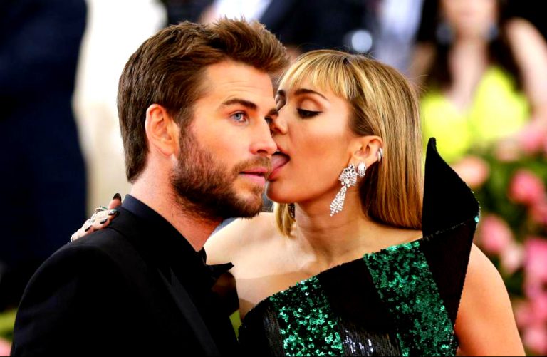 Miley Cyrus și Liam Hemsworth DIVORȚEAZĂ. Cum își împart averea cei doi