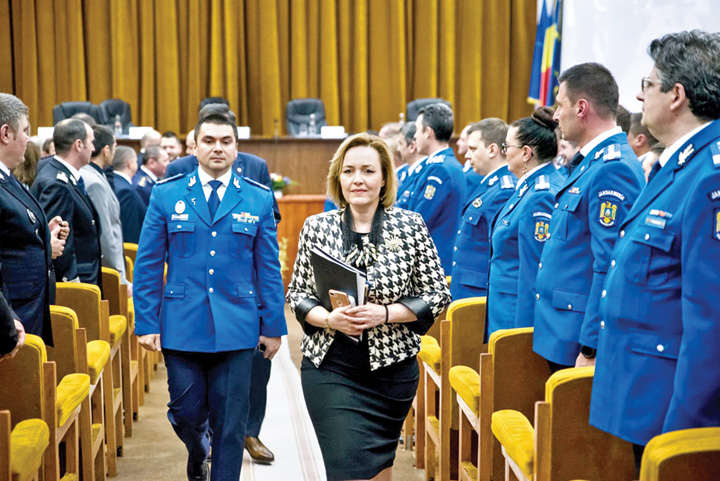 Lovitură pentru Carmen Dan în scandalul plagiatelor!