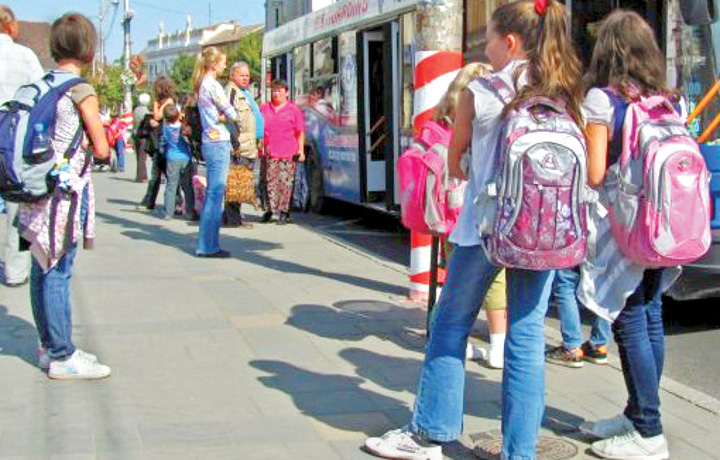 Guvernul, dat în judecată de elevi