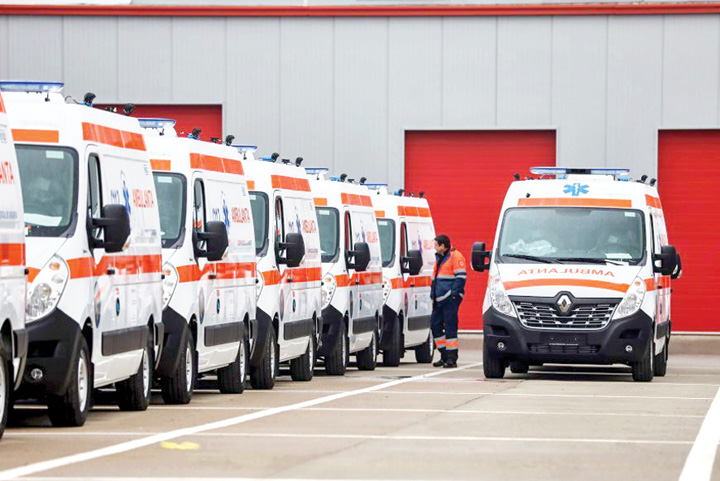 Ambulanțele, folosite de români pe post de taxiuri