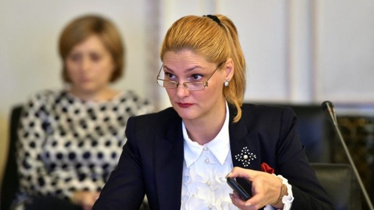 Ramona Mănescu: Rămân în Guvern pentru continuitate
