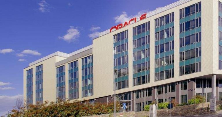 Percheziții la Oracle România