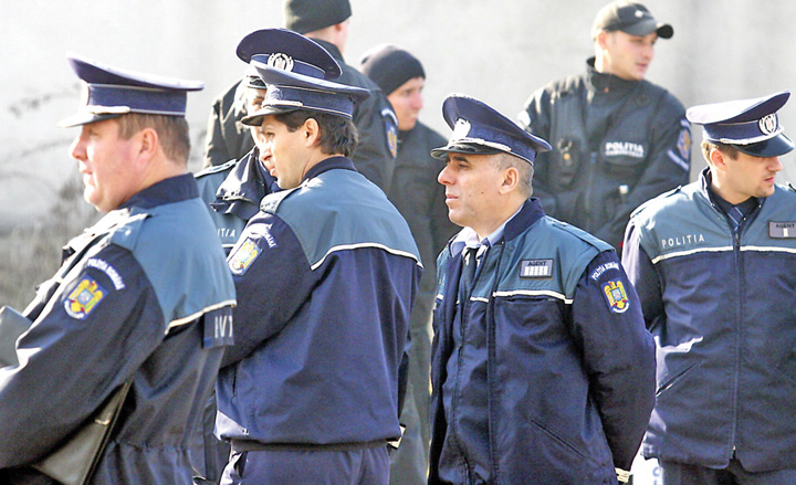 Grup de politisti - Ziarul National