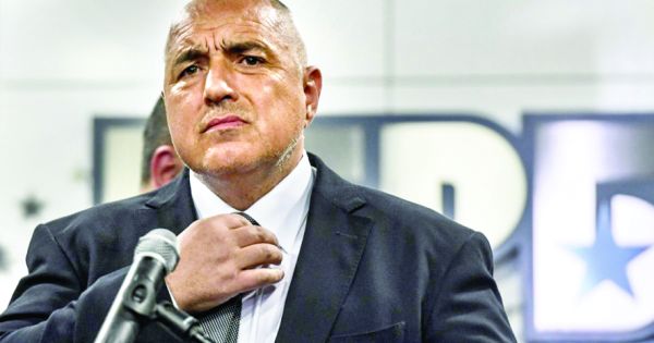 Premierul Bulgariei se ia de români: vin, mănâncă, aruncă