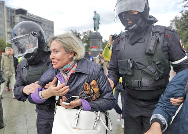 Putin, arestări masive la Moscova