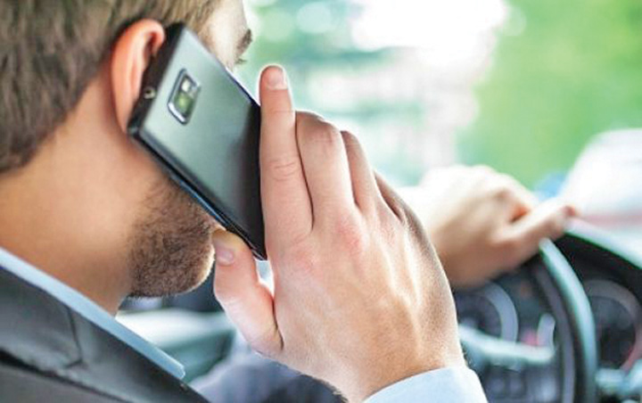 Titi Aur: ”Vorbitul la telefon la volan trebuie interzis total”