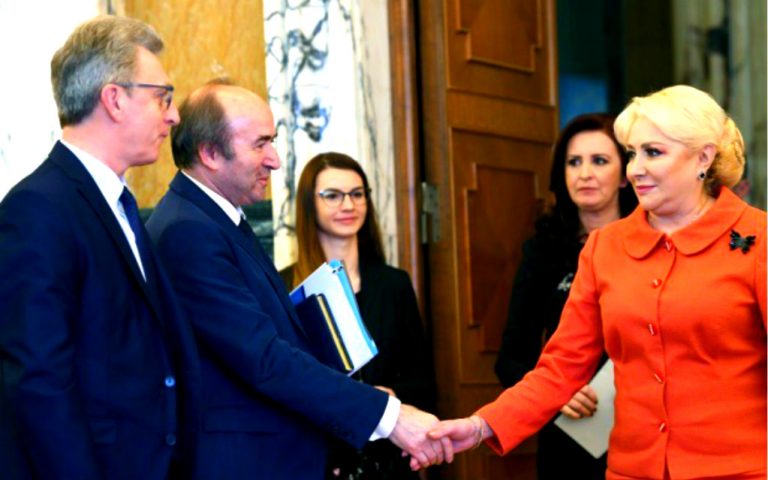 Lider al ALDE face praf PSD: „Au distrus economia” României