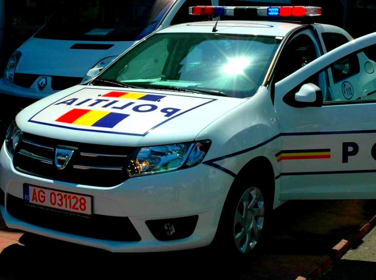 SCENE ȘOCANTE în Craiova: Un bărbat stropea trecătorii cu benzină și le dădea foc. A fost prins de Poliție