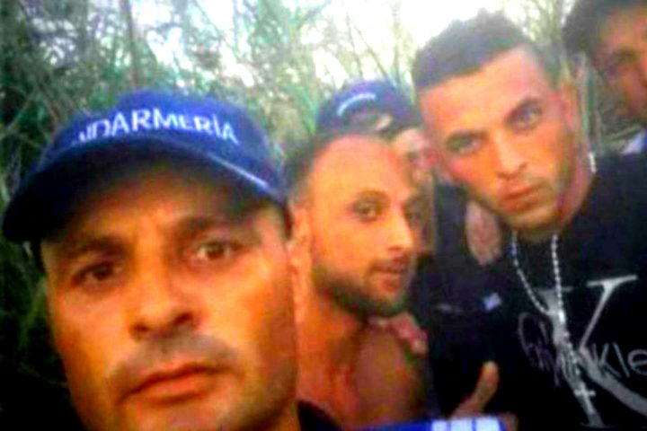 Un nou caz halucinant la Caracal Jandarmi anchetaţi după ce şi-au făcut selfie cu evadaţii pe care i-au prins - Ziarul National