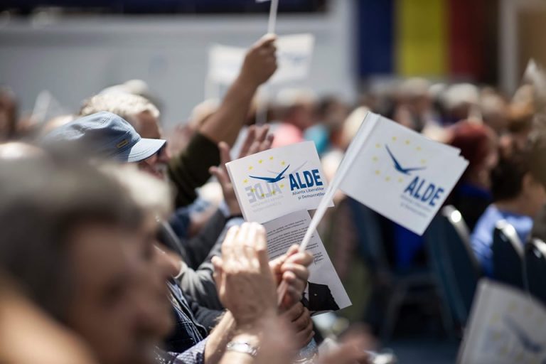 Mesaj tranșant pentru Tăriceanu: Nu distrugeti ALDE cu bună știință! Ce părinte e acela care își omoară propriul copil?!