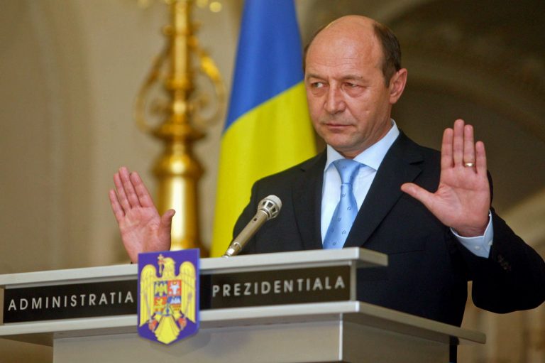 Băsescu primea bani ca să toarne