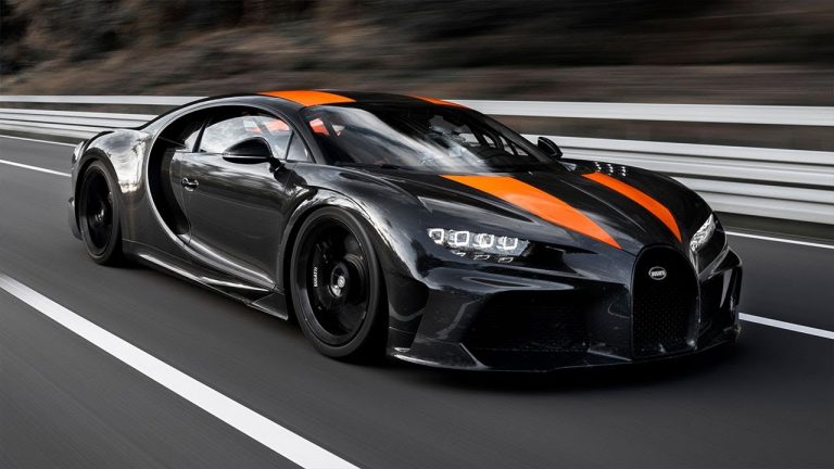 Un Bugatti de 3 milioane de dolari prinde 490 km/h !