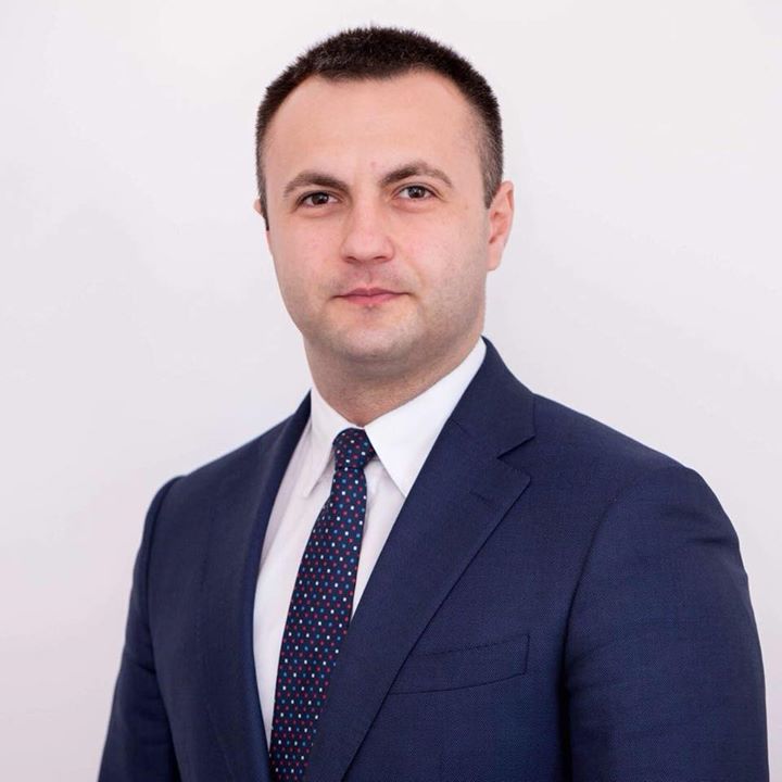 Şeful ALDE Timiş îl critică pe Vosganian: Nu mai vrem poeziile lui. Dacă a obosit, să facă un pas în spate