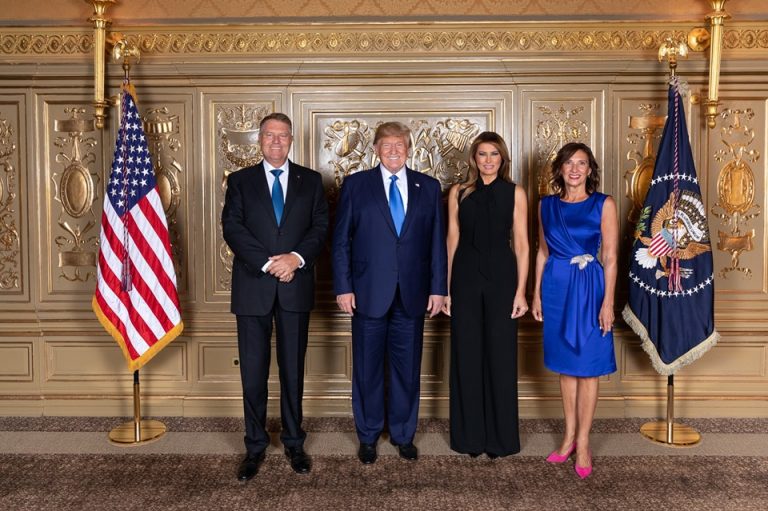 Klaus Iohannis a postat o poză în care apare alături de Donald Trump