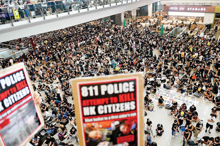 Hong Kong a devenit  un stat poliţienesc