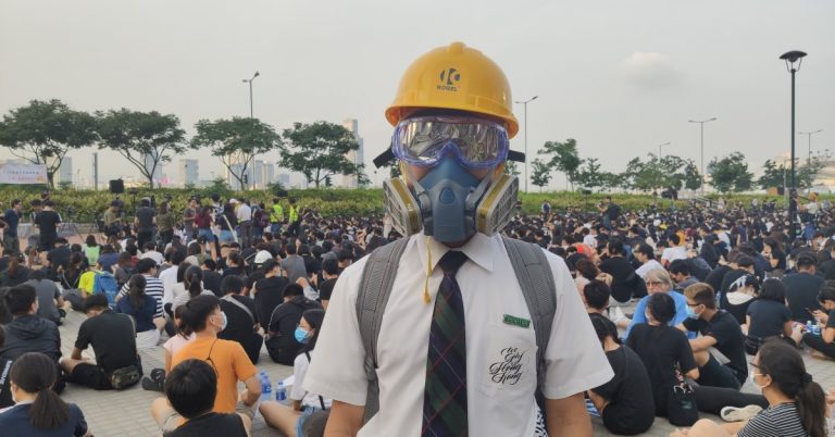 Revolta din Hong Kong ajunge şi în şcoli