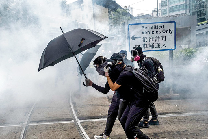 Hong Kong nu pupă democraţie de la comunişti