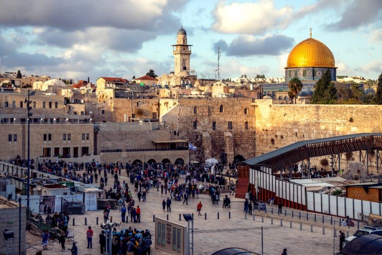 Israelul aşteaptă peste 100.000 de turişti români