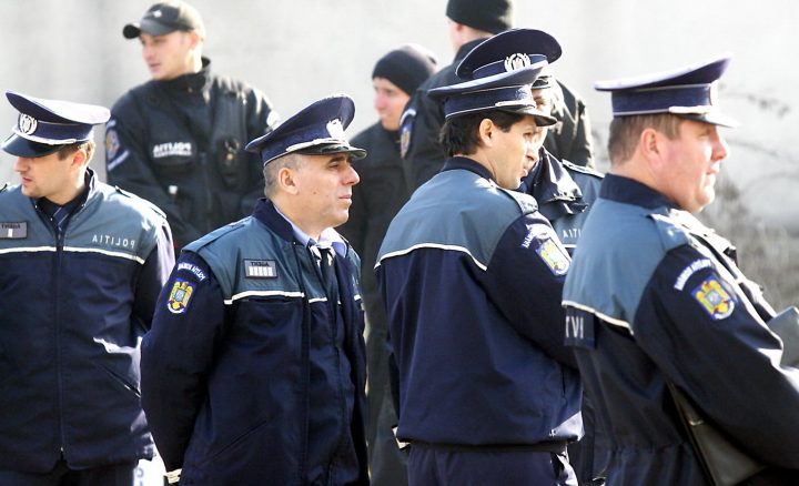 Grup de politisti - Ziarul National