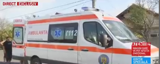 Ambulanţa, chemată acasă la familia Luizei, pentru bunicul fetei