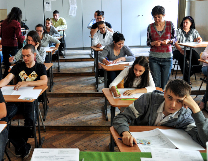 Măcel în Educație. Se închid școlile!
