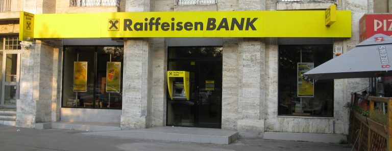 Raiffeisen Bank, amendată cu 150.000 de euro